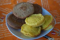 Kue bika ambon dan bolu (Shinta/detikcom)