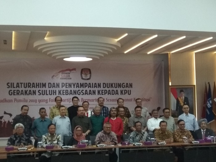 Mahfud Md-Istri Gus Dur Datangi KPU Beri Dukungan Hadapi Isu Delegitimasi