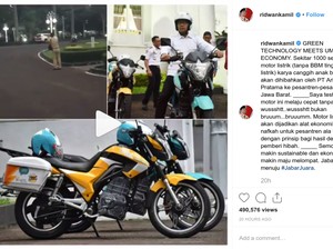 Wuusshh Bukan Brum... Ridwan Kamil Jajal Motor Listrik