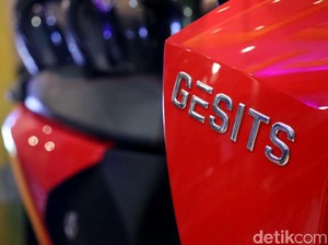 Gesits Lebih Hemat Dibanding Motor Konvensional? Ini Perbandingannya