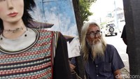 Di masa senjanya, Muchtar berharap bisa menjadi produsen boneka marionette. Sebab, sebelum mementaskan Boneka Musik, ia pernah menjadi pemain boneka marionette di Kota Tua Jakarta.
