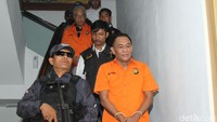 Sebelum diserahkan ke kejaksaan, polisi lebih dulu mengecek kesehatan para tersangka. Pemeriksaan kesehatan dilakukan di Biddokes Polda Metro Jaya.