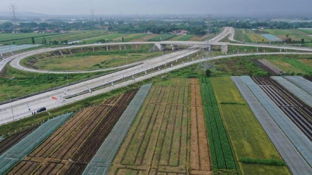 Jalan Tol Pasuruan-Probolinggo (Paspro) sepanjang 31,3 kilometer (km), di gerbang Tol Probolinggo Timur, Jawa Timur, Rabu (10/4/2019). (Arief Budi Mulyanto (Biro Komunikasi Publik Kementerian PUPR))