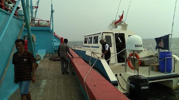 Banyak Sampah Teluk Jakarta, Bakamla Ingatkan Awak Kapal Setop Pencemaran