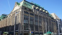 Galeria Kaufhof adalah salah satu pusat perbelanjaan tertua di Jerman. Galeria Kaufhof dibangun sejak tahun 1879 dan masih berdiri sampai sekarang. (Wahyu Setyo/detikcom)