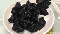 Kalau di Indonesia biasanya dumpling basah berisi daging ayam, China beda lagi. Dumpling dimodifikasi dengan berbagai macam isian. Mulai dari daging, sayur sampai ikan. (Bonauli/detikcom)