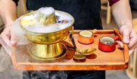 Lagi Tren! Bubble Tea Disajikan Dalam Wadah Hotpot