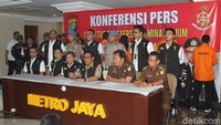 Diketahui, polisi akan menyerahkan para tersangka berikut barang buktinya ke kejaksaan untuk segera disidangkan. Enam tersangka itu berkaitan dengan laporan Manajer Persibara Banjarnegara Lasmi Indaryani.
