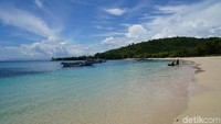 Menuju ke sini traveler bisa berangkat dari Pelabuhan Tanjung luar dengan naik kapal cepat. (Syanti/detikcom)