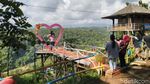 Foto: Tempat Wisata Hits Ciamis di Tepi Jurang