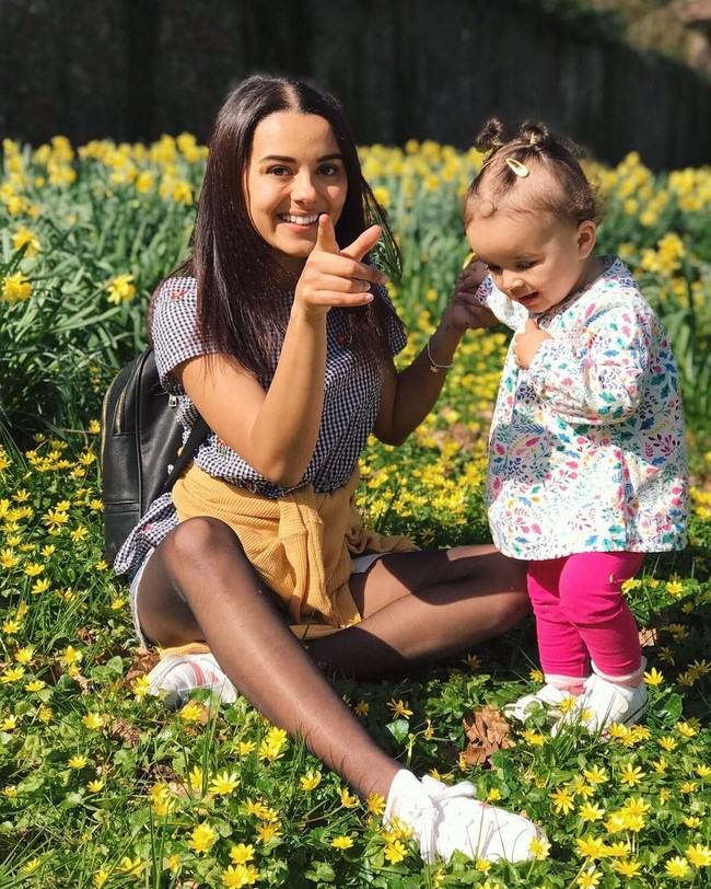 Ia pun membagikan ceritanya melalui Youtube. Banyak simpati yang didapatkan ibu anak satu yang baru berusia 26 tahun ini. Foto: Instagram/Cherelle Farrugia