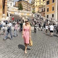 Paulina pertama kali menjadi model majalah 35 tahun yang lalu dan berkali-kali berpose dalam balutan pakaian renang atau bikini. Foto: Instagram @paulinaporizkov