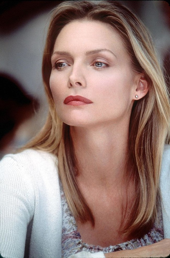Inilah penampilan aktris Michelle Pfeiffer di film The Story of Us yang dirilis pada 1999. Lahir di Santa Ana, California, 29 April 1958, Michelle memulai kariernya di dunia akting pada 1978 dengan membintangi sejumlah drama TV. (Foto: Getty Images)