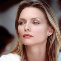 Inilah penampilan aktris Michelle Pfeiffer di film The Story of Us yang dirilis pada 1999. Lahir di Santa Ana, California, 29 April 1958, Michelle memulai kariernya di dunia akting pada 1978 dengan membintangi sejumlah drama TV. (Foto: Getty Images)