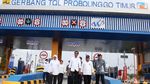 Gaya Jokowi Resmikan Tol Pasuruan-Probolinggo