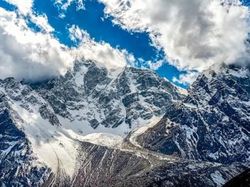 Potret Memukau Everest Jepretan Oppo F11 Pro