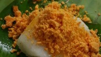 Ketan teuteul ada juga di Cirebon. Ketannya pulen lembut dengan topping serundeng yang pedas gurih. Foto: Instagram @agneslie