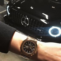 Salah satu koleksi jam tangan mewahnya, Patek Philippe Nautilus yang dibanderol sekitar 40 ribu Euro atau Rp 630 jutaan. Foto: Dok. Instagram Daria Radionova
