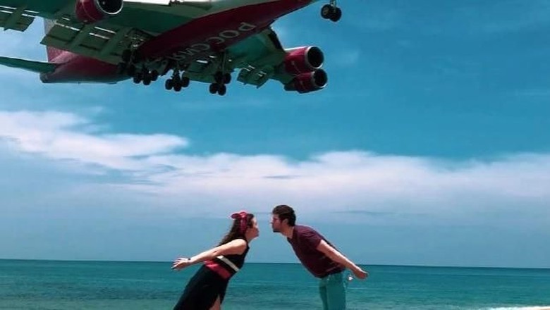 Foto: Ilustrasi traveler di pantai Phuket (Instagram) Foto: Ilustrasi traveler di pantai Phuket (Instagram)