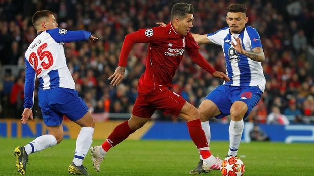 Roberto Firmino diragukan tampil starter lawan Barcelona.