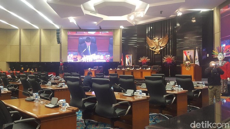 Kemendagri: Tak Ada Ruang bagi DPRD DKI Tolak 2 Cawagub Kemendagri: Tak Ada Ruang bagi DPRD DKI Tolak 2 Cawagub