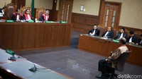 Budi terbukti melakukan korupsi sehingga merugikan negara dalam kasus pembayaran komisi agen fiktif asuransi minyak dan gas BP Migas-KKKS.