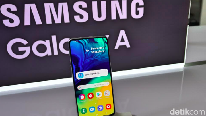 Samsung Galaxy A80. (Foto: Firdaus Anwar/detikinet) Samsung Galaxy A80. (Foto: Firdaus Anwar/detikinet)