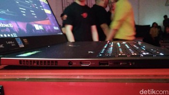 Itu merupakan laptop gaming RTX 17 inch tertipis di dunia, dengan ketebalan 18,7mm. (Foto: Muhamad Imron Rosyadi/detikINET)