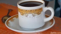 Secangkir kopi hitam lezat enaknya dinikmati pagi atau sore hari, coba deh ke Kopi Partungkoan (Shinta/detikcom)