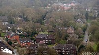Dari puncak Gasometer, traveler bisa melihat rumah-rumah warga yang masih mempertahankan arsitektur khas Jerman. (Wahyu Setyo/detikcom)