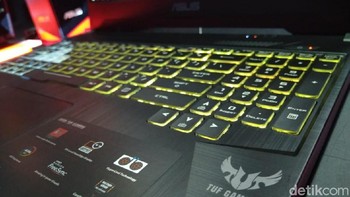 Sosoknya merupakan jadi laptop gaming mainstream dengan ketahanan hardware yang lulus sertifikasi militer. (Foto: Muhamad Imron Rosyadi/detikINET)