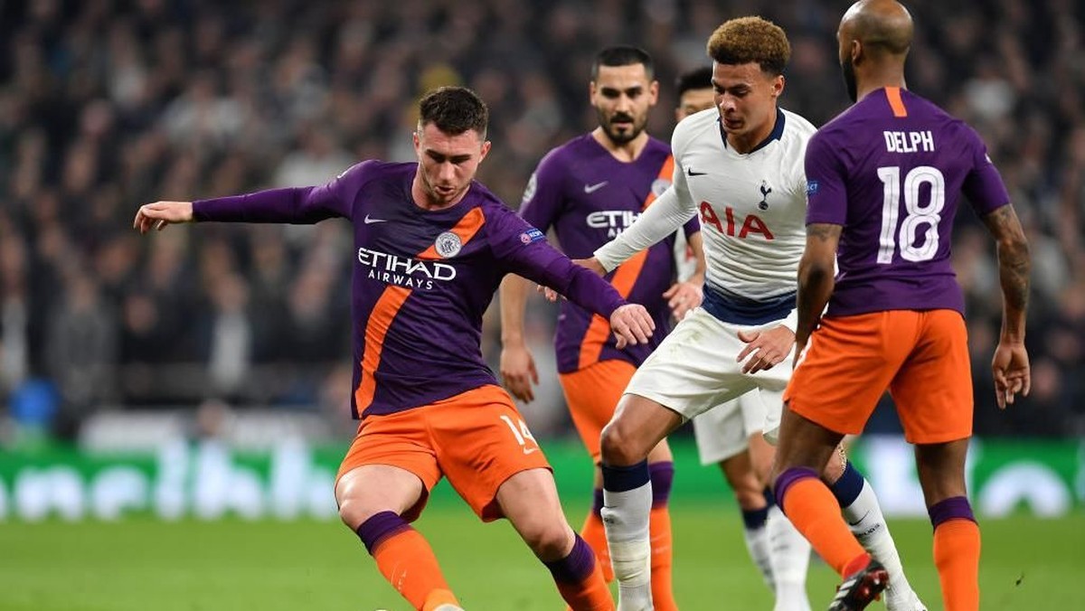 Dele Alli kemungkinan tak tampil di laga lawan Manchester City di Etihad. (Foto: Justin Setterfield/Getty Images)