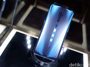 Oppo Reno 10x Zoom Cetak Skor Tinggi Benchmark