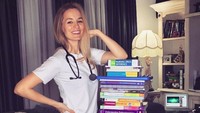 Milka merupakan perawat yang tenar di Instagram asal Texas, Amerika Serikat. (milkachesmark/Instagram)