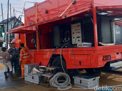 SAR Bandung Terjunkan Mobil Penjernih Air di Lokasi Banjir