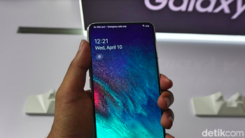 Inilah Galaxy A80. Foto: Firdaus Anwar/detikinet