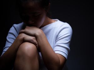 Dikira Hamil Gara-gara Renang Tanpa CD, Ternyata Ada Kista di Perutnya