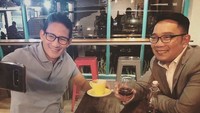 Momen ngopi bareng Sandiaga Uno ini dibagikan Ridwan Kamil pada 14 September 2018. Kala itu Kang Emil sepertinya menyesap kopi hitam. Foto: Instagram Ridwan Kamil