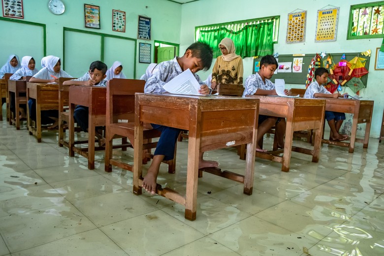 Bupati Berhentikan Sementara 992 Guru Nonsarjana, Simalungun Kurang Guru Bupati Berhentikan Sementara 992 Guru Nonsarjana, Simalungun Kurang Guru