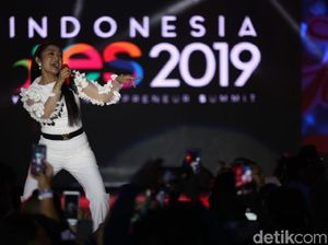 Siti Badriah Tutup Jakarta YES 2019 dengan Lagi Syantik