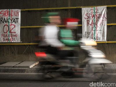 Terowongan Casablanca Kini Dihuni Spanduk Capres