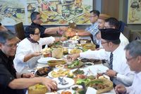 Menlu Retno Marsudi Cicipi Kuliner Bantul Hingga Bogor