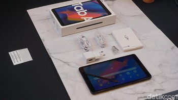 Produk terakhir ada Galaxy Tab A with S Pen yang ramping dengan Keyless All Black Front. Foto: Firdaus Anwar/detikINET