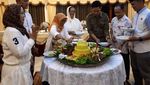 Momen Menteri LHK, Siti Nurbaya Saat Ngopi dan Cicip Mangga Alpukat