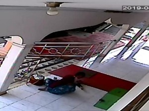 Polisi Buru Wanita Berjilbab Penculik Balita di Masjid Bekasi