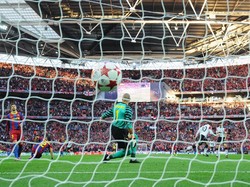 MU berhasil memaksa skor imbang 1-1 di babak pertama lewat gol Wayne Rooney. (Foto: Clive Mason/Getty Images)