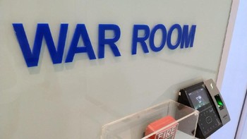 Selain SOC Room, War Room juga termasuk ruangan yang aksesnya terbatas, yang bisa masuk dengan persyaratan tertentu. Di samping itu, ada ruang verifikasi konten yang tidak bisa diakses sembarang orang. Foto: detikINET/Agus Tri Haryanto
