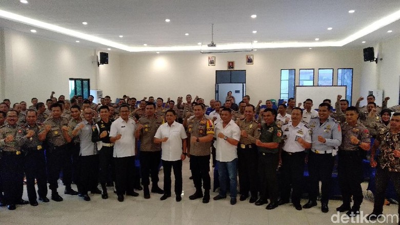 Gas Air Mata Dilarang Digunakan untuk Pengamanan Arema FC Vs Persebaya Gas Air Mata Dilarang Digunakan untuk Pengamanan Arema FC Vs Persebaya