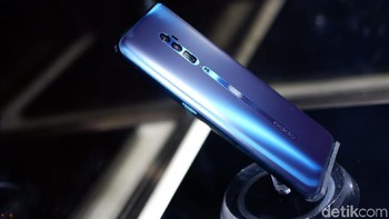 Disematkan baterai 4.065 mAh dengan fitur VOOC 3.0. Foto: Adi Fida Rahman/detikINET