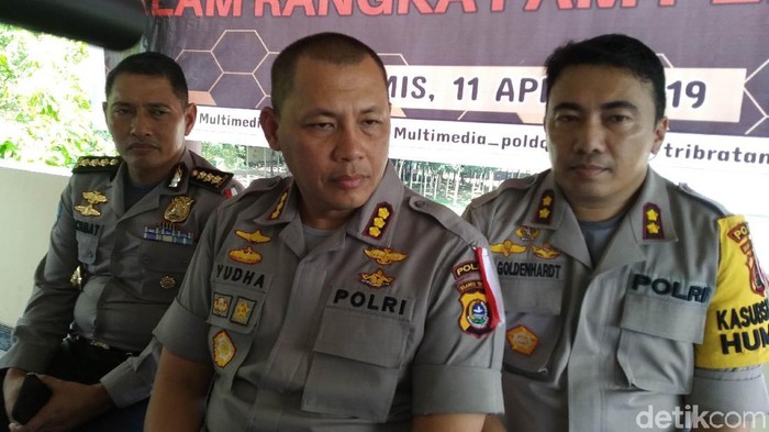 Baru 65% Masyarakat Tahu Pemilu, Polda Sultra Pasang Baliho Ajak Nyoblos